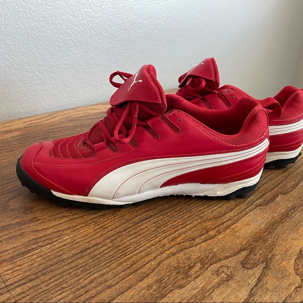 Puma turf cleats never worn